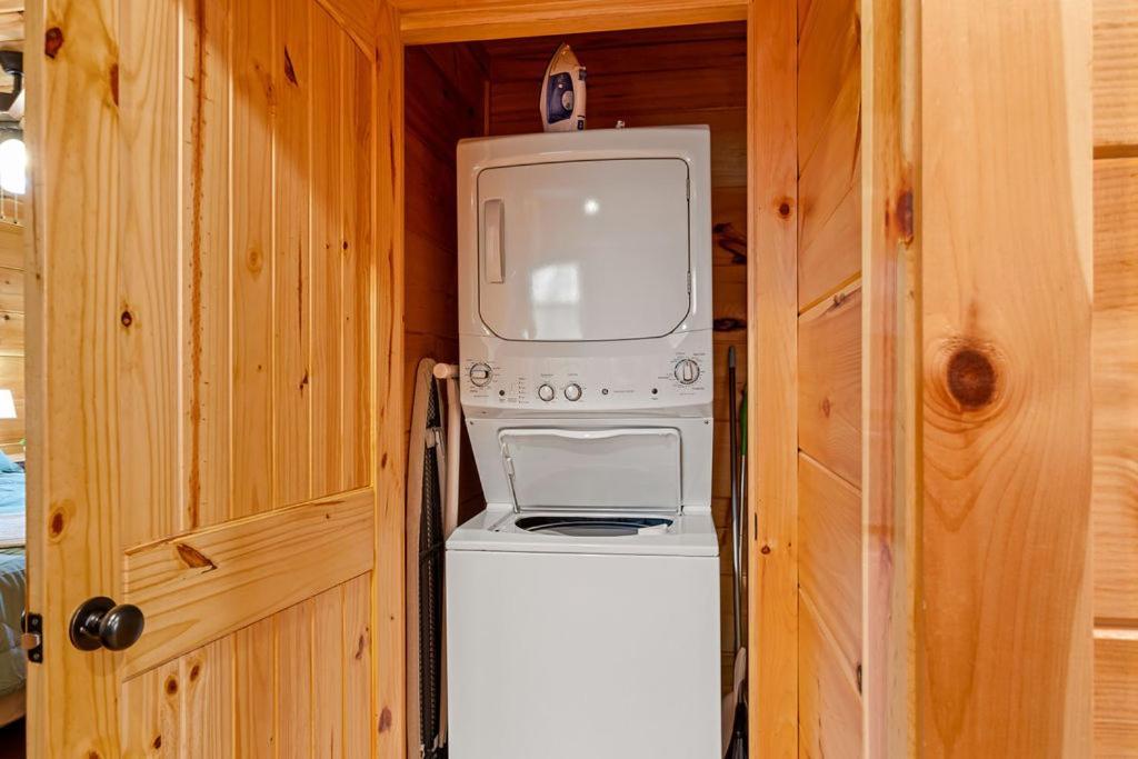 Bobcat Den By Eden Crest Vila Gatlinburg Exterior foto