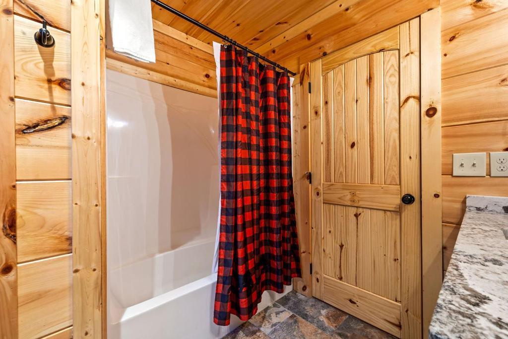 Bobcat Den By Eden Crest Vila Gatlinburg Exterior foto